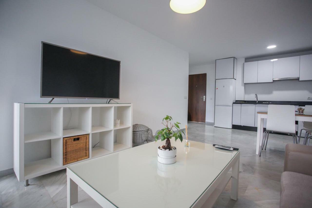 トレモリノスApartamento En La Carihuela Con Piscina Y Parking, Al Lado De La Playaアパートメント エクステリア 写真