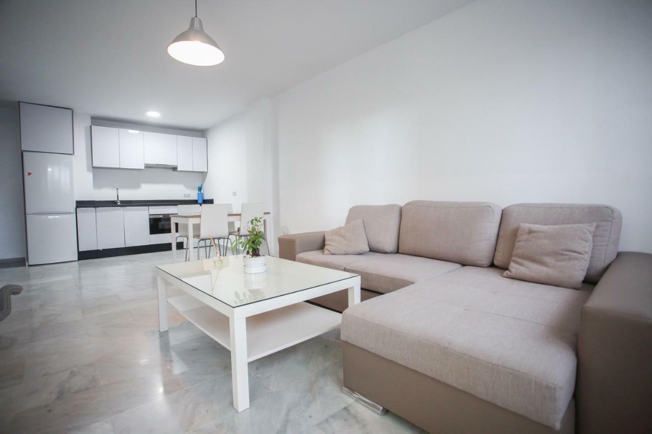 トレモリノスApartamento En La Carihuela Con Piscina Y Parking, Al Lado De La Playaアパートメント エクステリア 写真