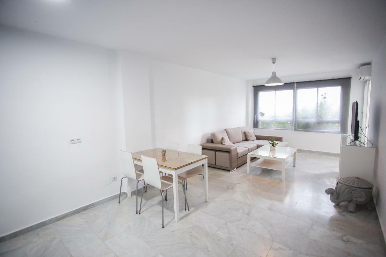 トレモリノスApartamento En La Carihuela Con Piscina Y Parking, Al Lado De La Playaアパートメント エクステリア 写真