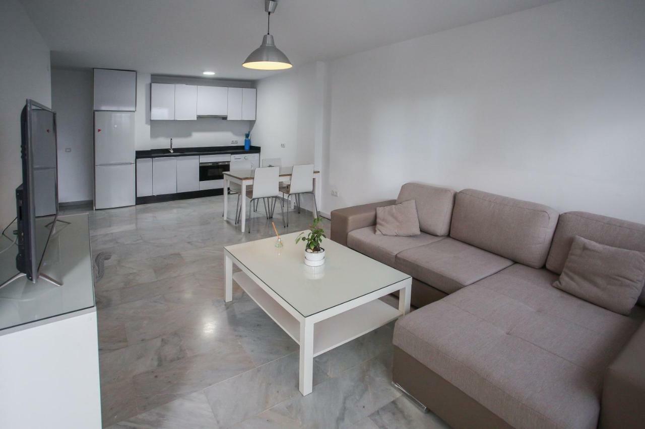 トレモリノスApartamento En La Carihuela Con Piscina Y Parking, Al Lado De La Playaアパートメント エクステリア 写真